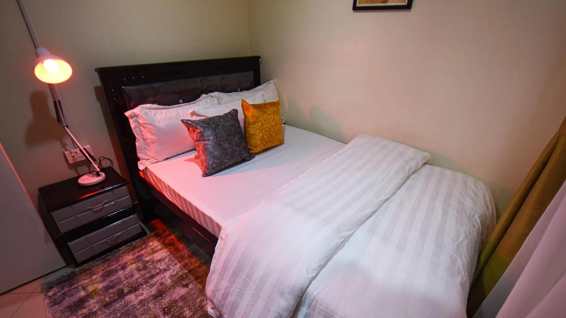 Entire 3-Bedroom Holiday Home In Kampala, Lovingly Furnished 0*, Kampala Ouganda