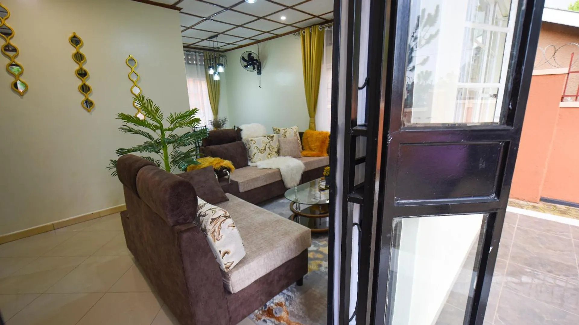 Entire 3-Bedroom Holiday Home In Kampala, Lovingly Furnished