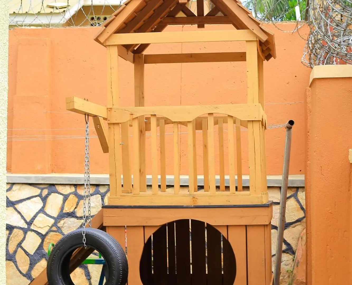 Entire 3-Bedroom Holiday Home In Kampala, Lovingly Furnished Ouganda