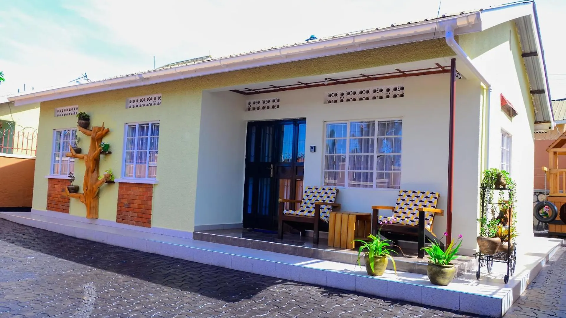 Entire 3-Bedroom Holiday Home In Kampala, Lovingly Furnished